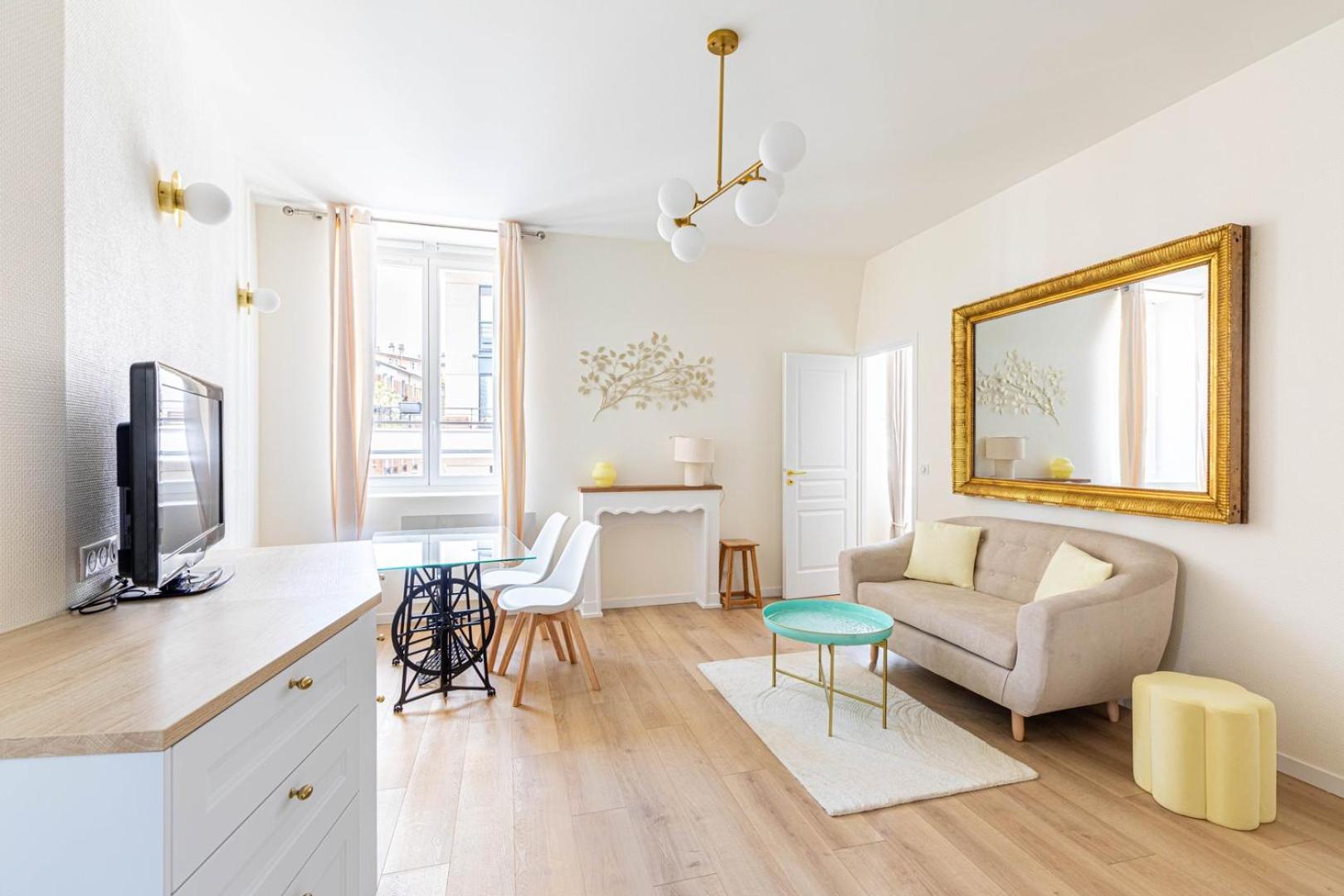 クリシーGuestready - Apt Moderne - Direct Champs Elyseesアパートメント エクステリア 写真