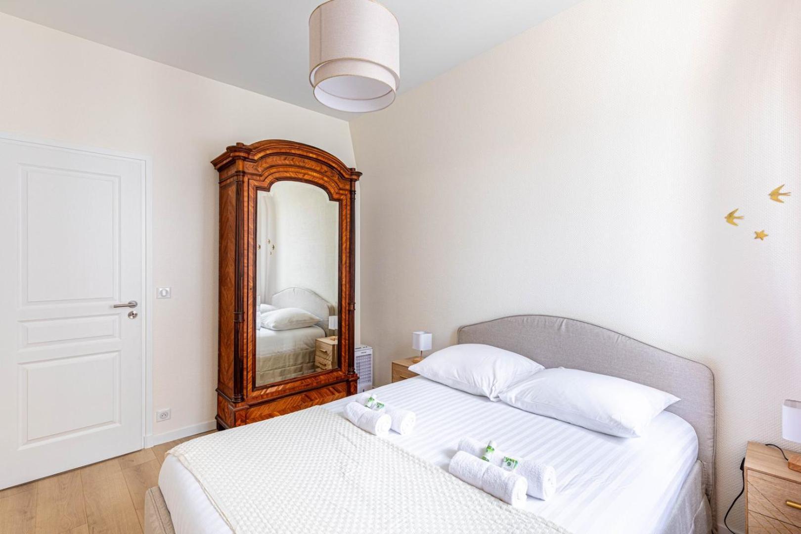 クリシーGuestready - Apt Moderne - Direct Champs Elyseesアパートメント エクステリア 写真