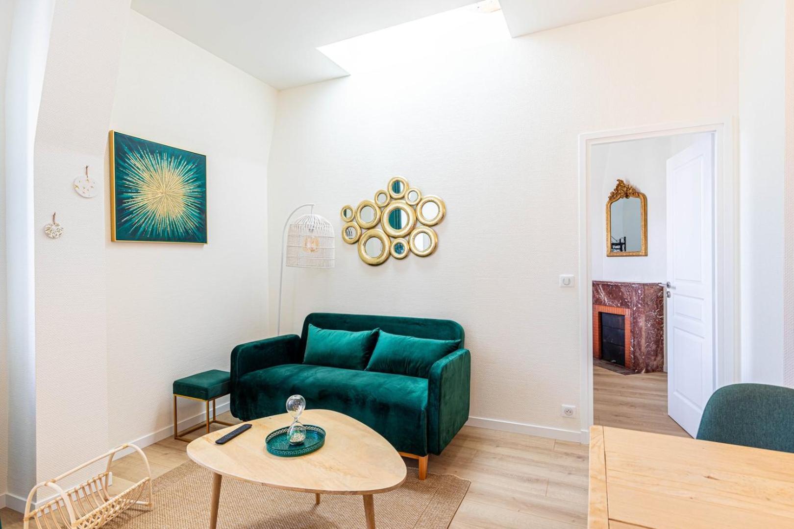 クリシーGuestready - Apt Moderne - Direct Champs Elyseesアパートメント エクステリア 写真